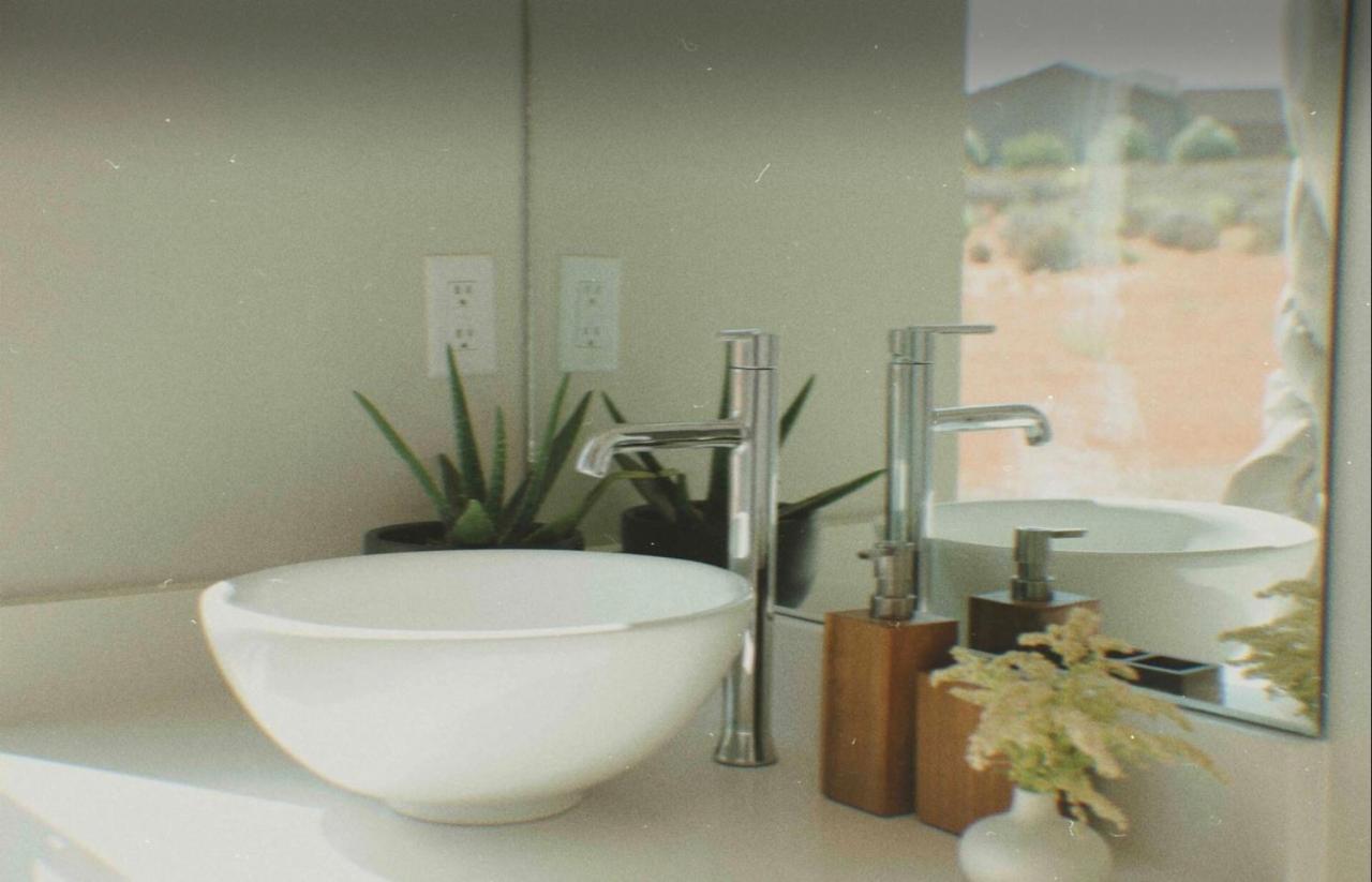 Page Arizona Border Town- Grand Serenity Room With Mesa Views Big Water Eksteriør billede